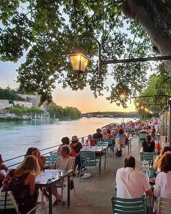 Le Saint-Lazare Appartement Au Calme Intra Muros Avignon Exterior foto